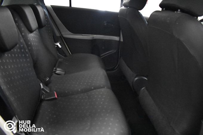 TOYOTA Yaris 1.0 5 porte